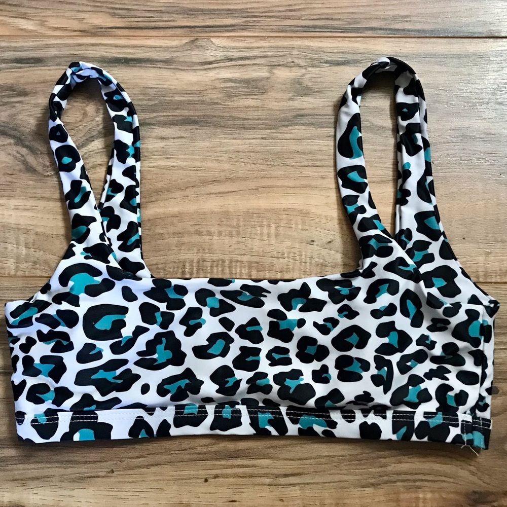 Leopard basic bikini top